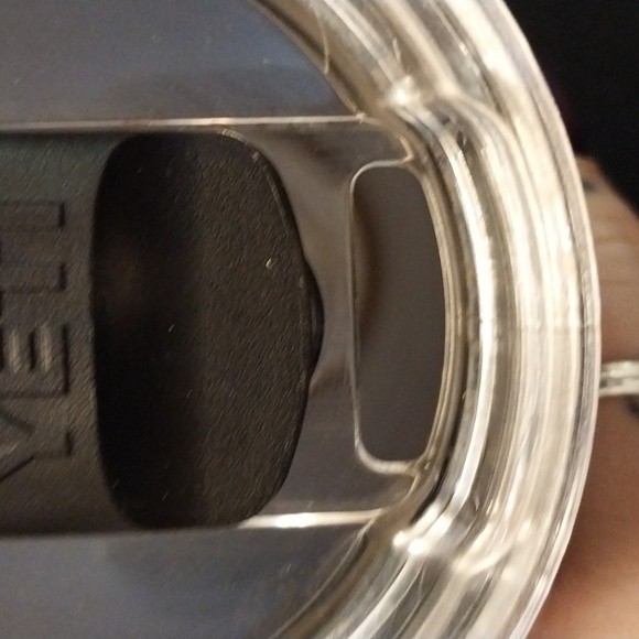 YETI BRAND TURQUOISE 20 OZ INSULATED TUMBLER - Picture 5 of 8